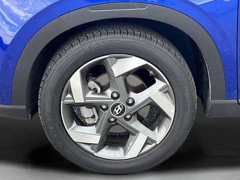 Used 2025 Hyundai Venue Limited FWD image 27