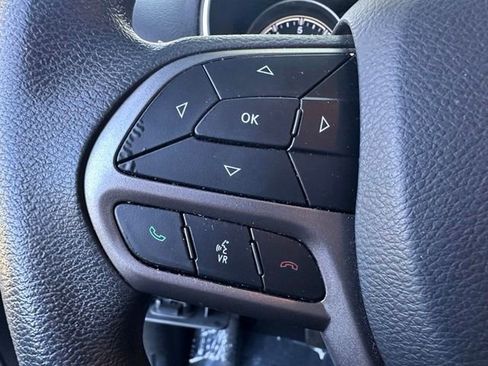 Used 2020 Jeep Cherokee Latitude FWD image 21