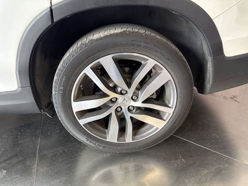 Used 2016 Honda Pilot Touring image 10