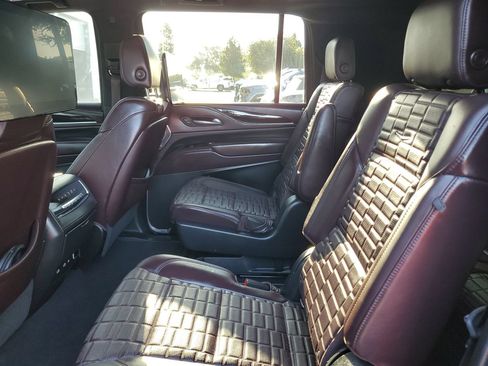 Used 2021 Cadillac Escalade ESV Sport Platinum RWD image 11