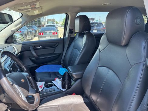 Used 2017 Chevrolet Traverse LT FWD image 27
