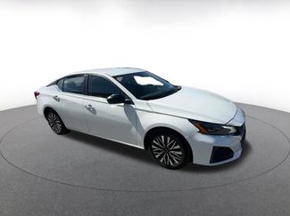 Used 2025 Nissan Altima 2.5 SV video 2