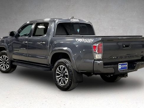 Used 2022 Toyota Tacoma TRD Sport image 4