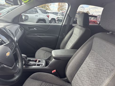 Used 2023 Chevrolet Equinox LT image 44