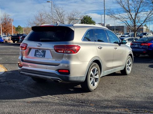 Used 2019 Kia Sorento EX image 4