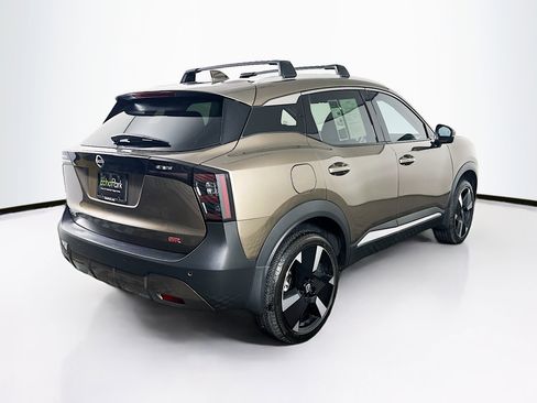 Used 2025 Nissan Kicks SR image 9