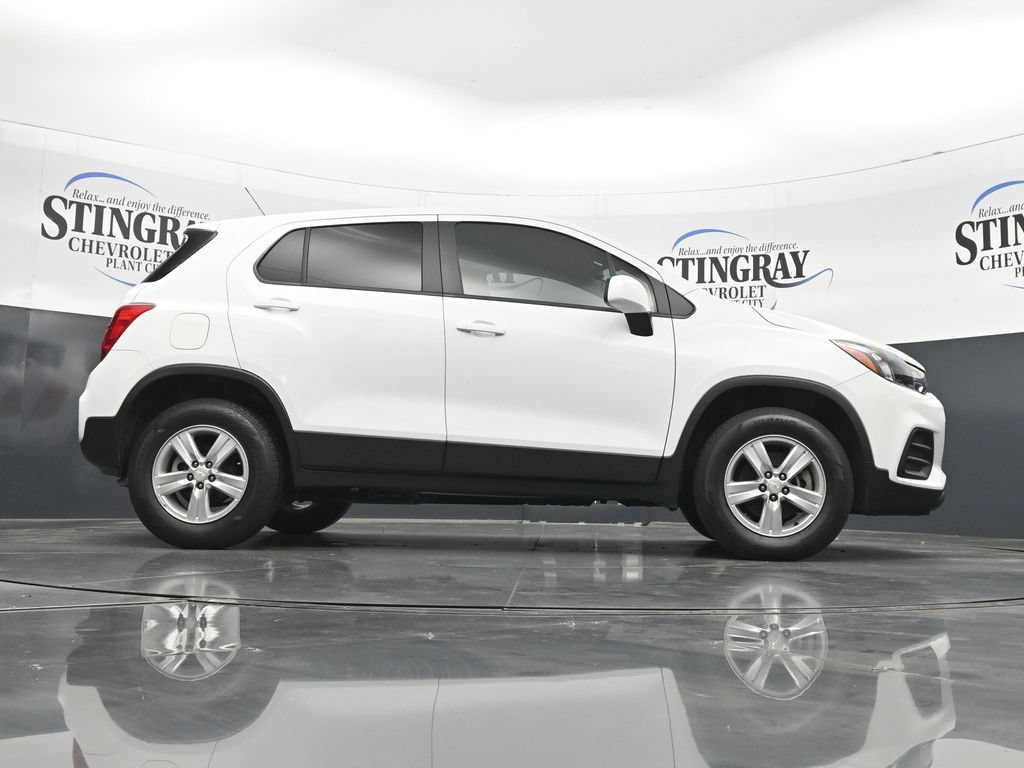 Certified 2022 Chevrolet Trax LS w/ Tint and Cruise Package AWD/4WD image 33