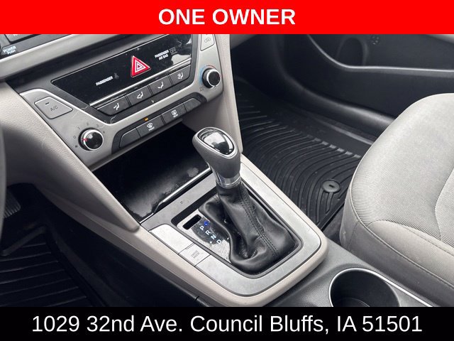 Used 2017 Hyundai Elantra SE FWD image 19