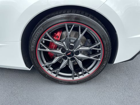 Certified 2024 Chevrolet Corvette Stingray Convertible w/ Z51 Performance Package image 27