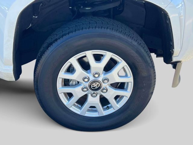 Used 2024 Toyota Tacoma SR5 AWD/4WD image 14