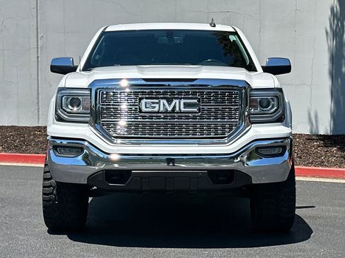 Used 2018 GMC Sierra 1500 SLT w/ SLT Premium Package image 9