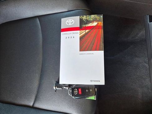 Certified 2026 Toyota Corolla Cross XLE FWD image 22