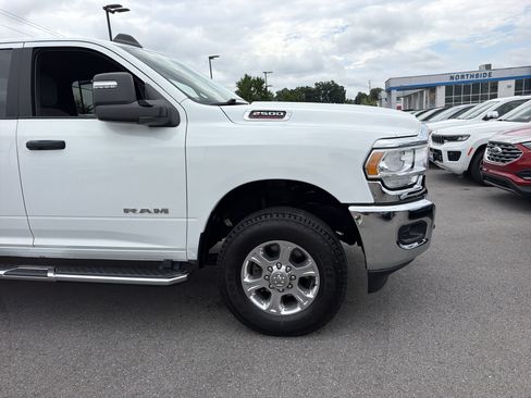 Used 2024 RAM 2500 Big Horn AWD/4WD image 4
