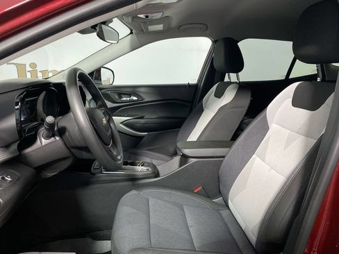 Used 2024 Chevrolet Trax LS w/ LS Convenience Package FWD image 11