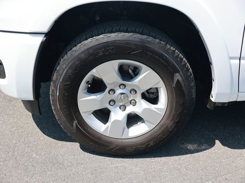 Used 2025 RAM 1500 Big Horn AWD/4WD image 12