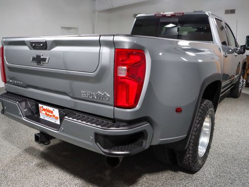 Used 2024 Chevrolet Silverado 3500 High Country w/ High Country Premium Package AWD/4WD image 7