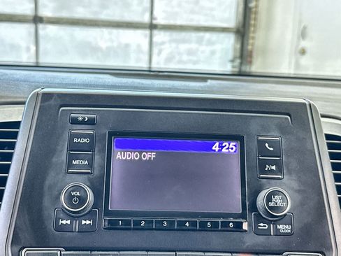 Used 2018 Honda Odyssey LX image 25