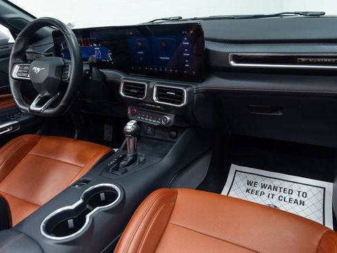Used 2025 Ford Mustang Premium RWD image 25