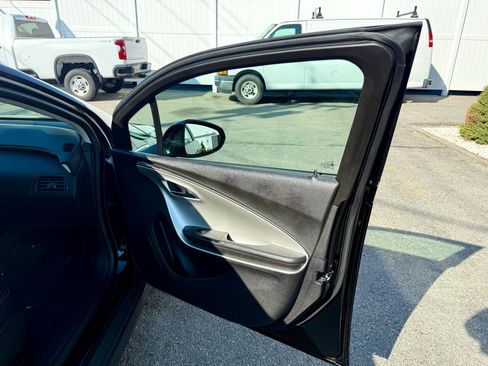 Used 2015 Chevrolet Volt Premium w/ Premium Trim Package image 23