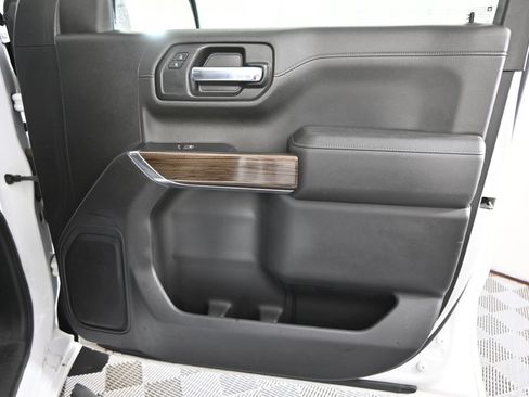 Used 2019 Chevrolet Silverado 1500 RST w/ True North Edition AWD/4WD image 13