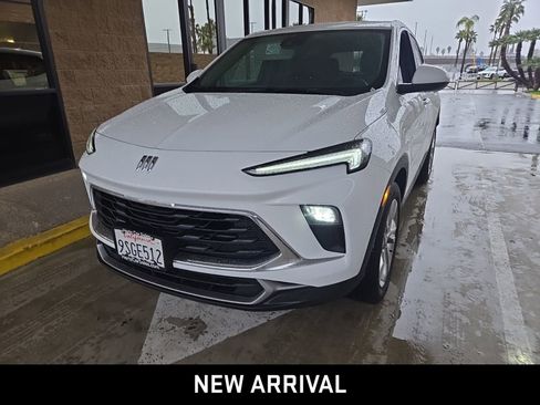 Used 2025 Buick Encore GX Preferred image 2