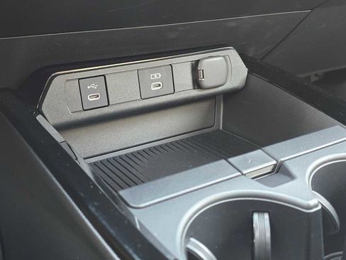 New 2025 Toyota Prius XSE Premium image 33