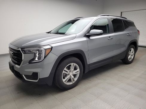 Used 2023 GMC Terrain SLE w/ Driver Convenience Package AWD/4WD image 2