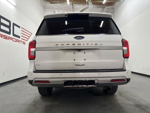 Used 2024 Ford Expedition XLT RWD image 11