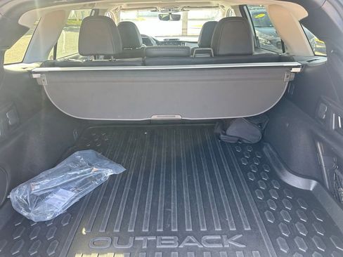Used 2023 Subaru Outback Limited XT image 7