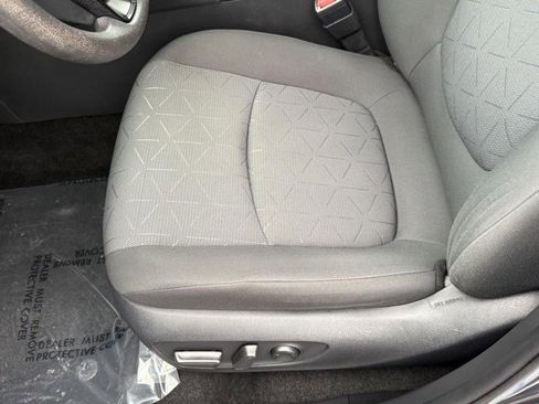 Used 2021 Toyota RAV4 XLE image 16