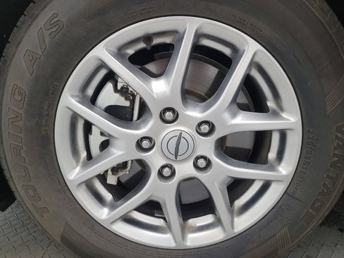 Used 2021 Chrysler Pacifica Touring FWD image 31