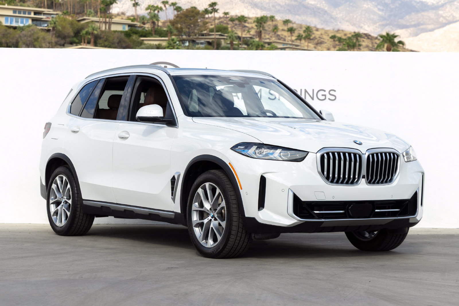 Certified 2026 BMW X5 sDrive40i w/ Parking Assistance Package RWD image 2