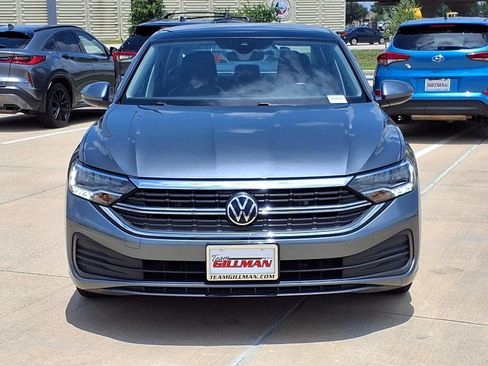 Used 2024 Volkswagen Jetta SE FWD image 5