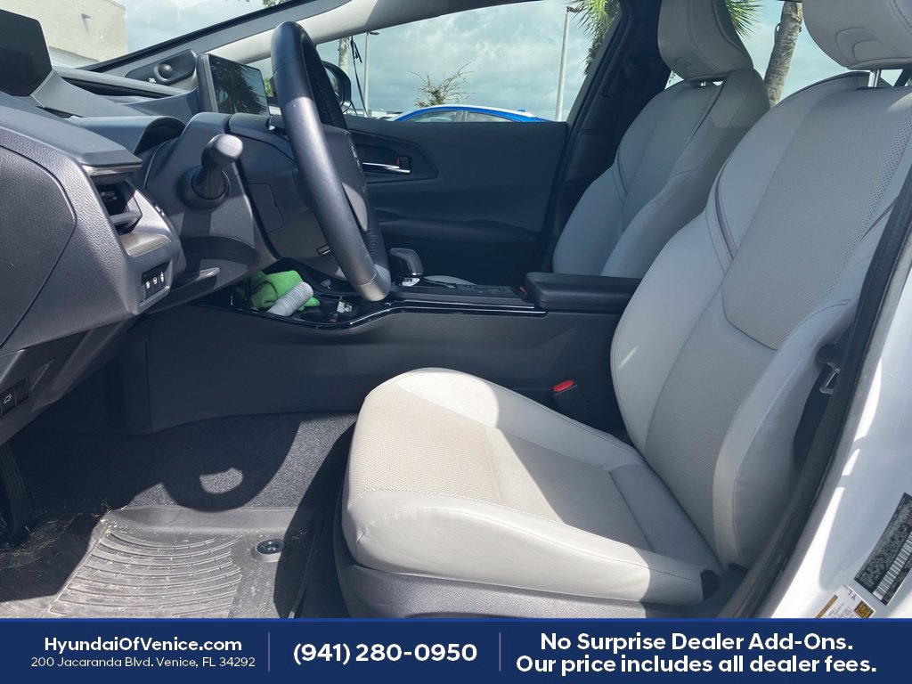 Used 2023 Toyota Prius Limited FWD image 2