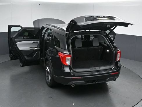 Certified 2024 Ford Explorer XLT w/ Equipment Group 202A AWD/4WD image 60