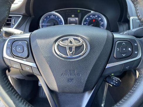 Used 2015 Toyota Camry XLE FWD image 18