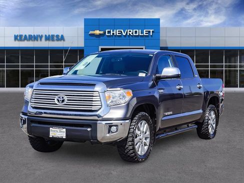 Used 2017 Toyota Tundra Limited w/ Limited Premium Package RWD image 3