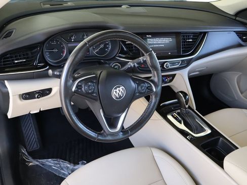 Used 2018 Buick Regal Essence w/ Driver Confidence Package #1 AWD/4WD image 17