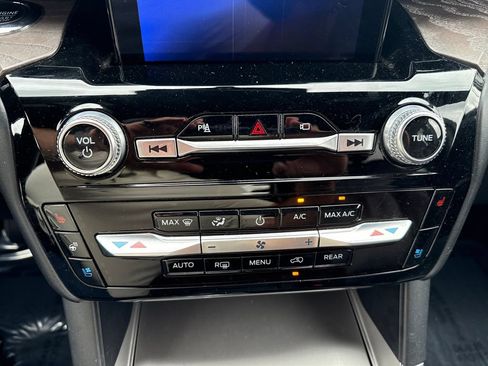 Used 2022 Ford Explorer Platinum w/ Equipment Group 601A AWD/4WD image 13