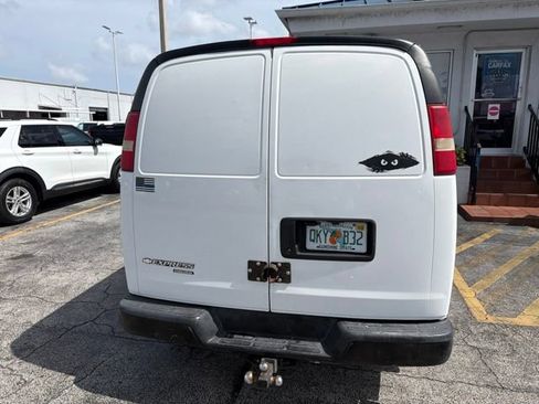 Used 2014 Chevrolet Express 2500 RWD image 5
