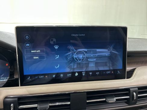 Used 2023 Lincoln Corsair Reserve w/ Equipment Group 201A AWD/4WD image 17