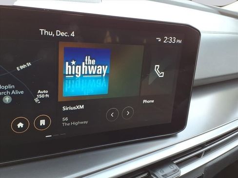 Used 2024 Kia Sorento S image 9