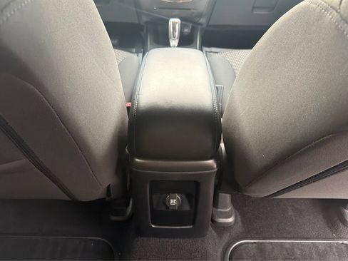 Used 2016 Dodge Journey SE w/ Flexible Seating Group FWD image 18