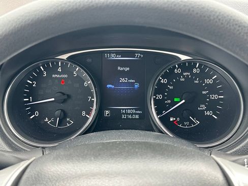 Used 2016 Nissan Rogue SV FWD image 27