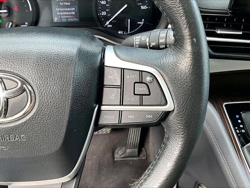 Certified 2024 Toyota Sienna XLE image 25