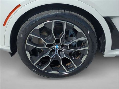 Used 2023 BMW X7 xDrive40i w/ M Sport Package image 30