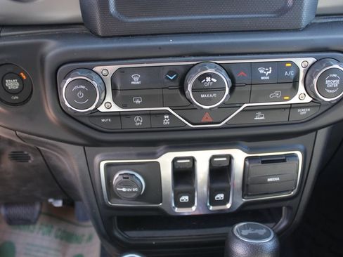 Used 2023 Jeep Wrangler Sport AWD/4WD image 17