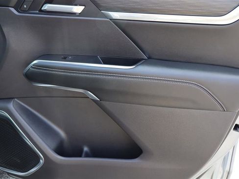 Used 2025 GMC Acadia Elevation image 10