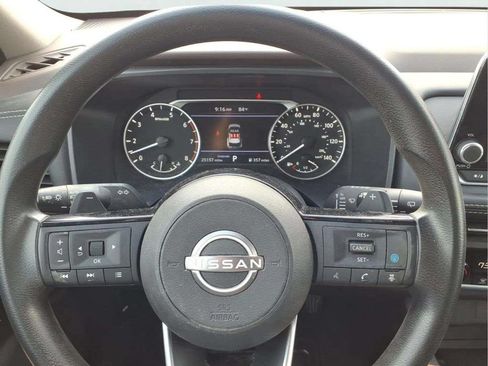 Used 2023 Nissan Rogue SV FWD image 15