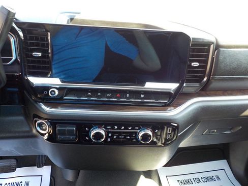 Used 2025 GMC Sierra 1500 SLT image 16